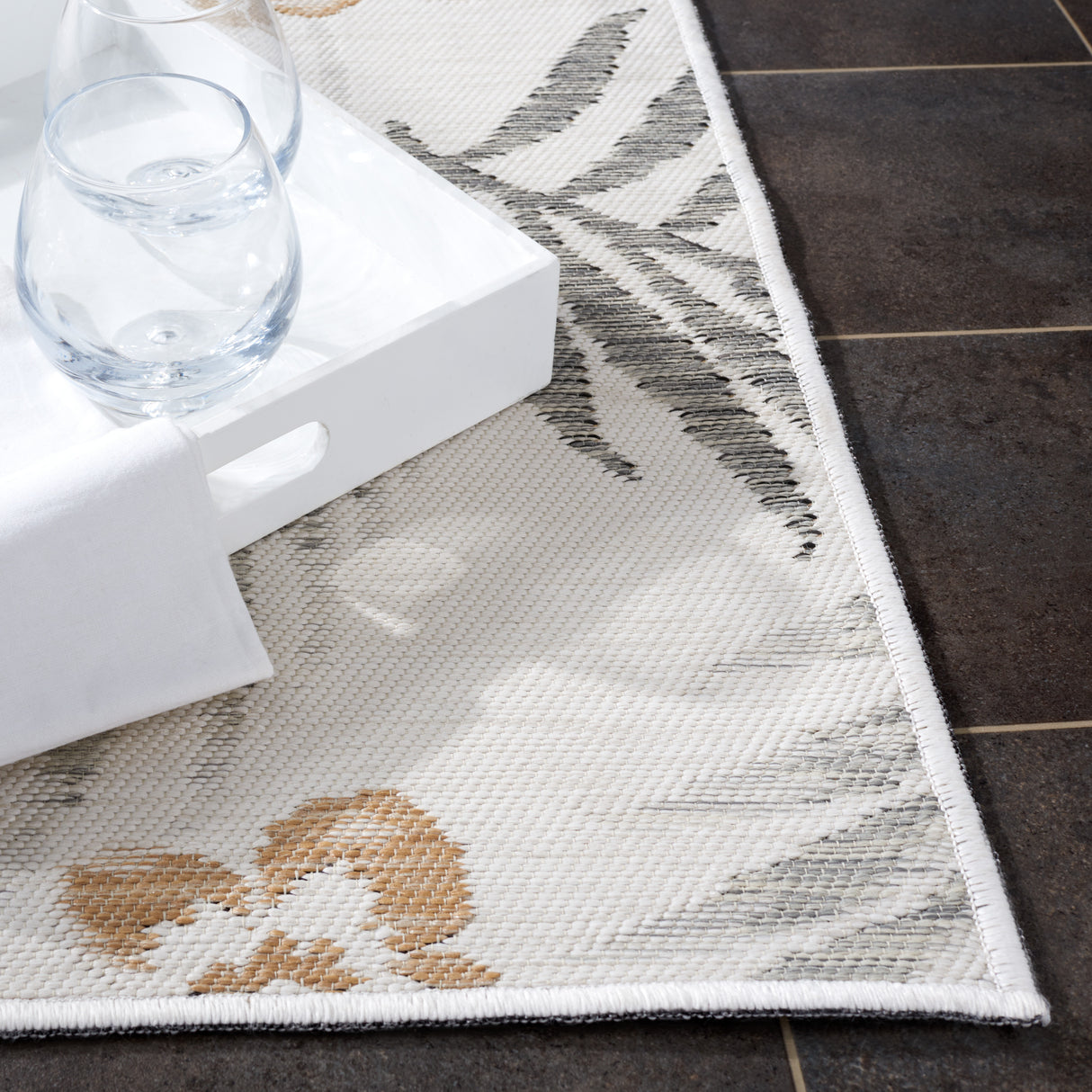 Safavieh Sunrise Sun675B Ivory/Grey Black Rug.
