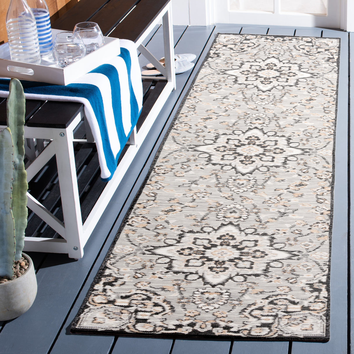 Safavieh Sunrise Sun696F Grey/Beige Black Rug.