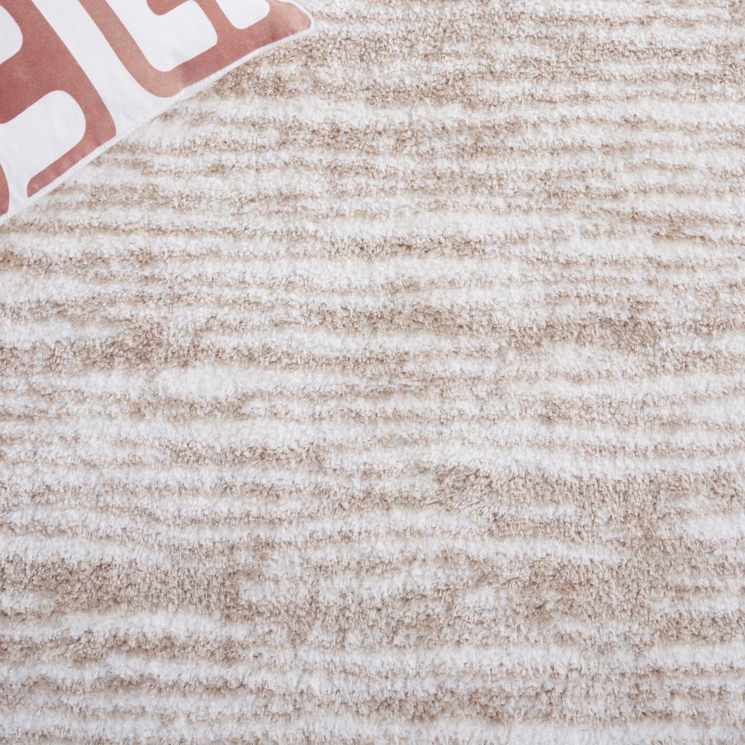 Safavieh Tahoe Shag Tho688D Ivory/Gold Rug.