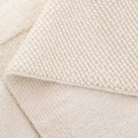 Safavieh Vermont Vrm201A Ivory Rug.
