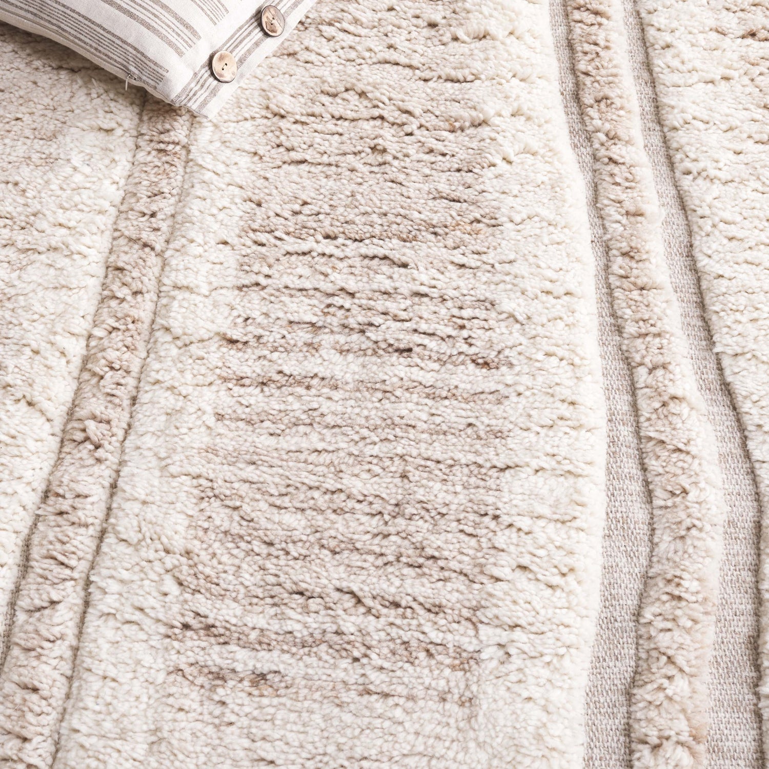 Safavieh Vermont Vrm219B Beige/Ivory Rug.