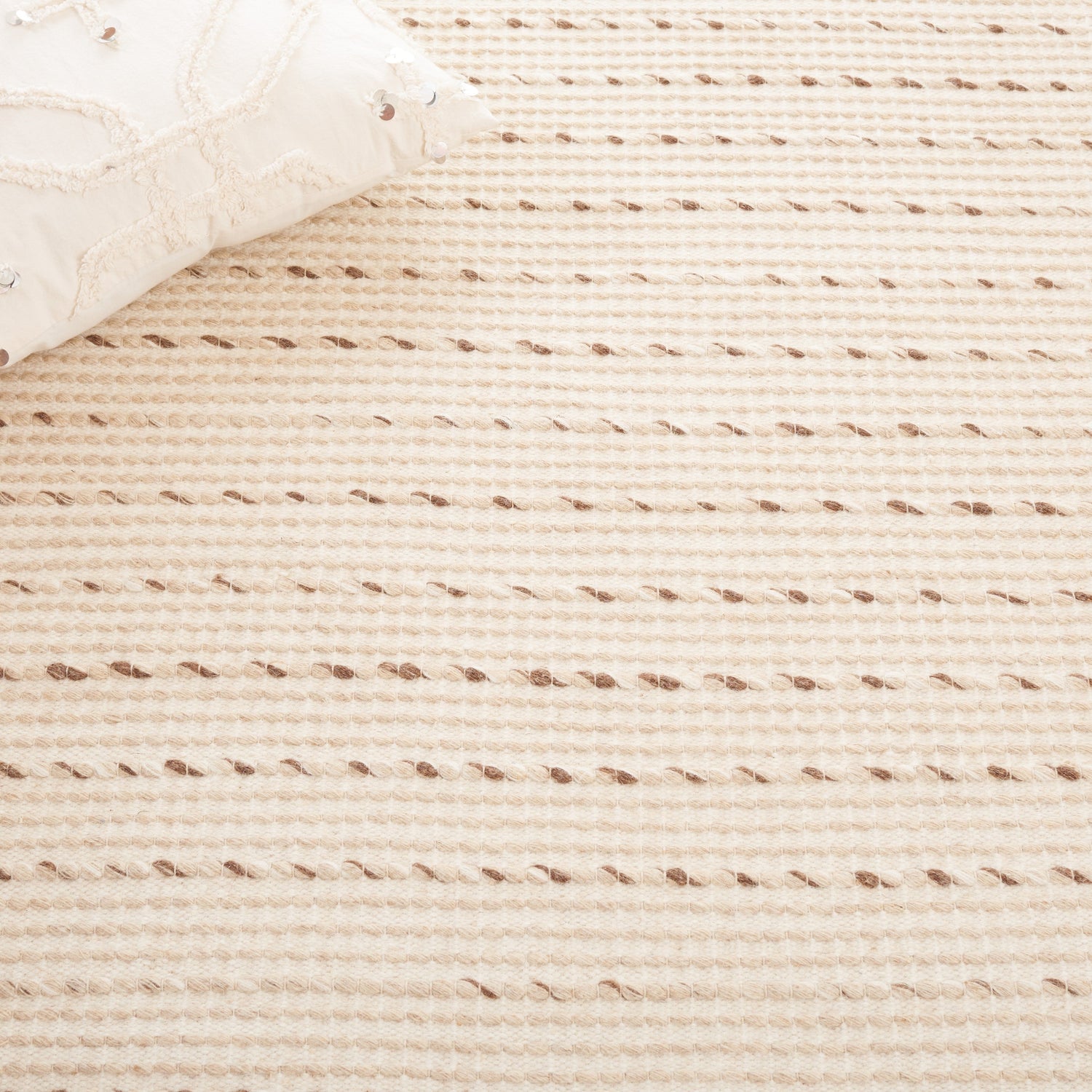 Safavieh Vermont Vrm904A Ivory/Beige Rug.