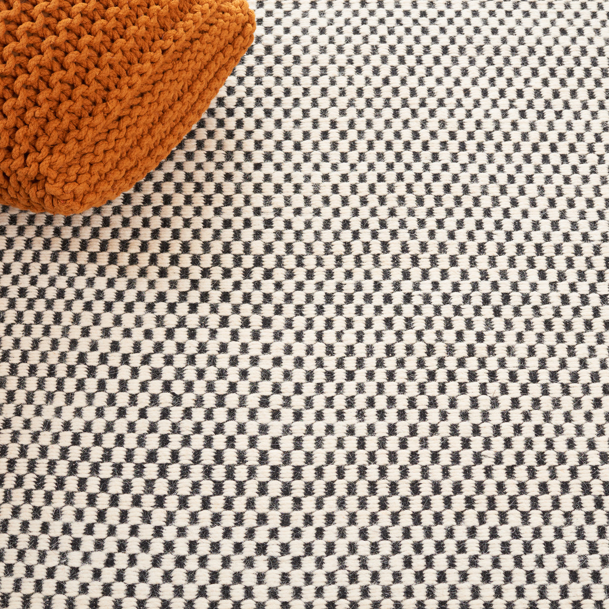 Safavieh Vermont Vrm906Z Black/Ivory Rug.