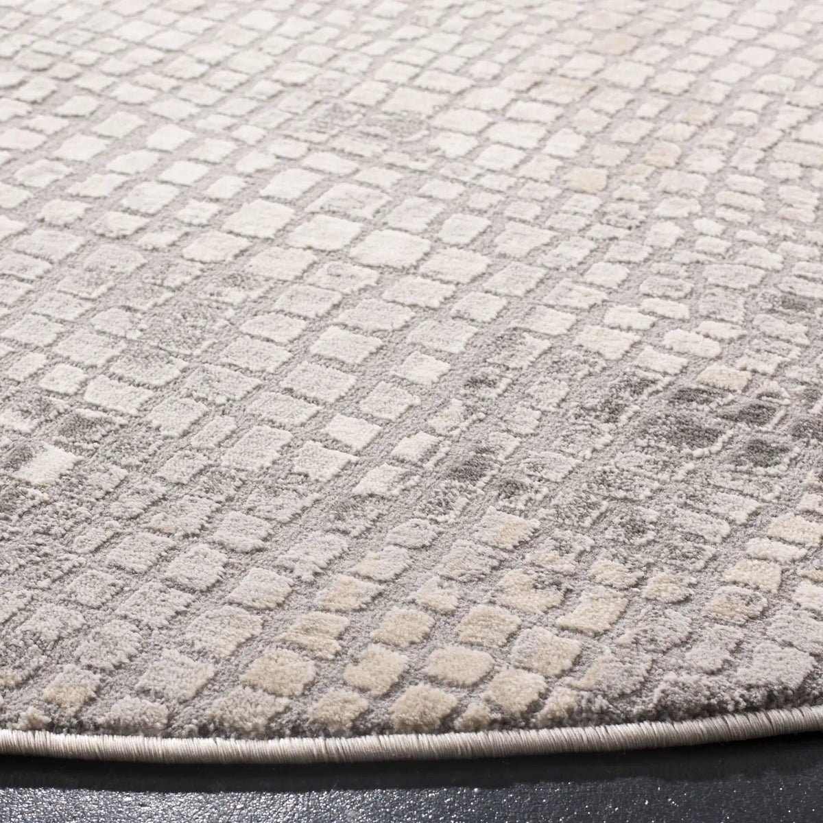 Safavieh Meadow 100 6'-7" x 6'-7" Rug in Taupe / Grey