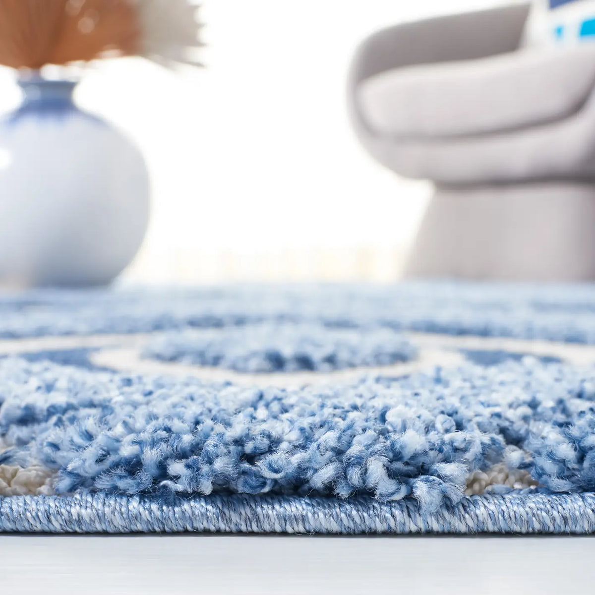 Safavieh Florida Shag 5'-3" x 7'-6" Rug in Blue / Ivory