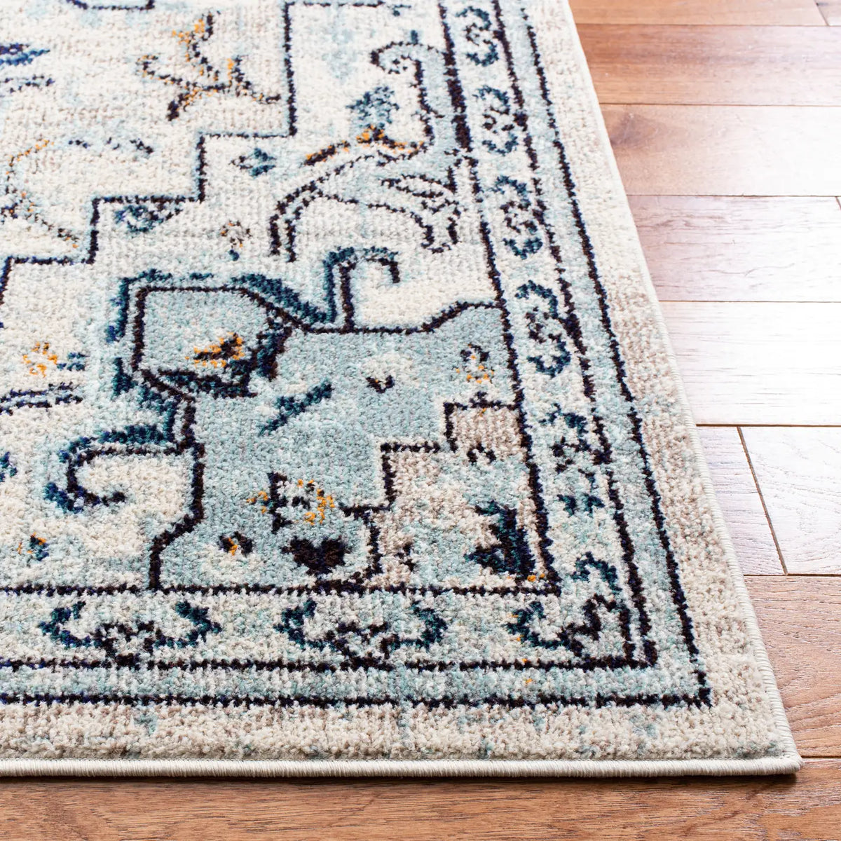 Safavieh Madison 4'-0" x 6'-0" Rug in Ivory / Light Blue