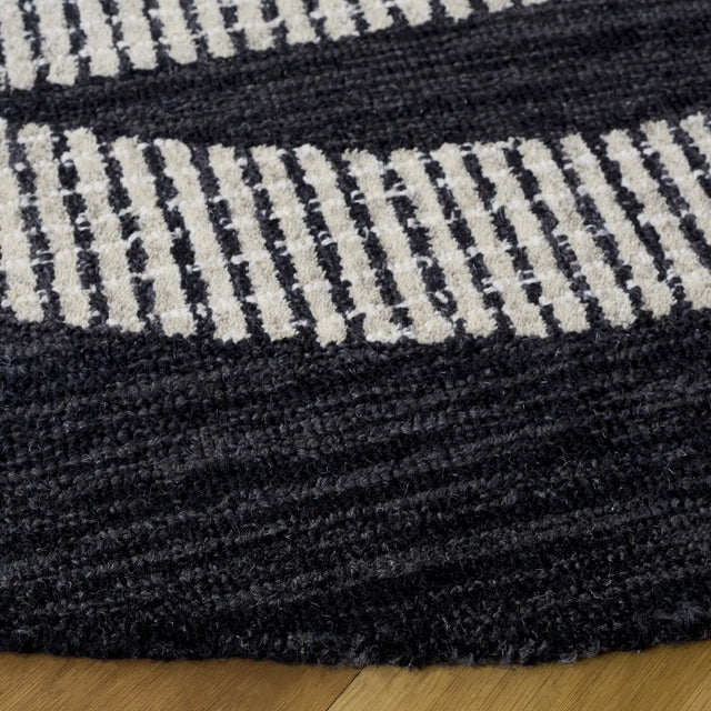 Safavieh Pine 6'-0" x 6'-0" Rug in Charcoal / Ivory