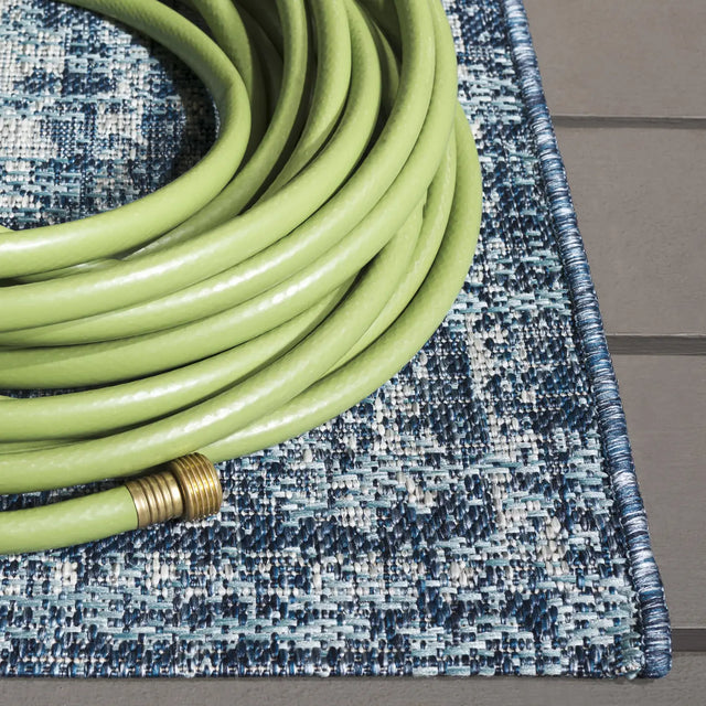Safavieh Courtyard 5'-3" x 7'-7" Rug in Navy / Grey
