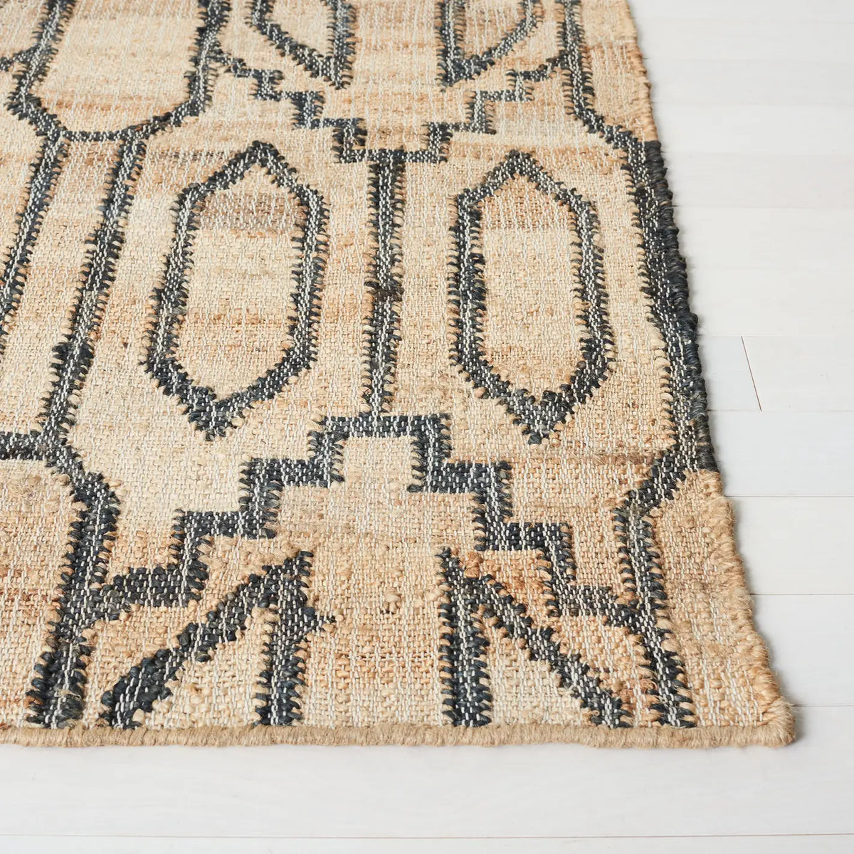 Safavieh Natural Fiber 4'-0" x 6'-0" Rug in Natural / Black