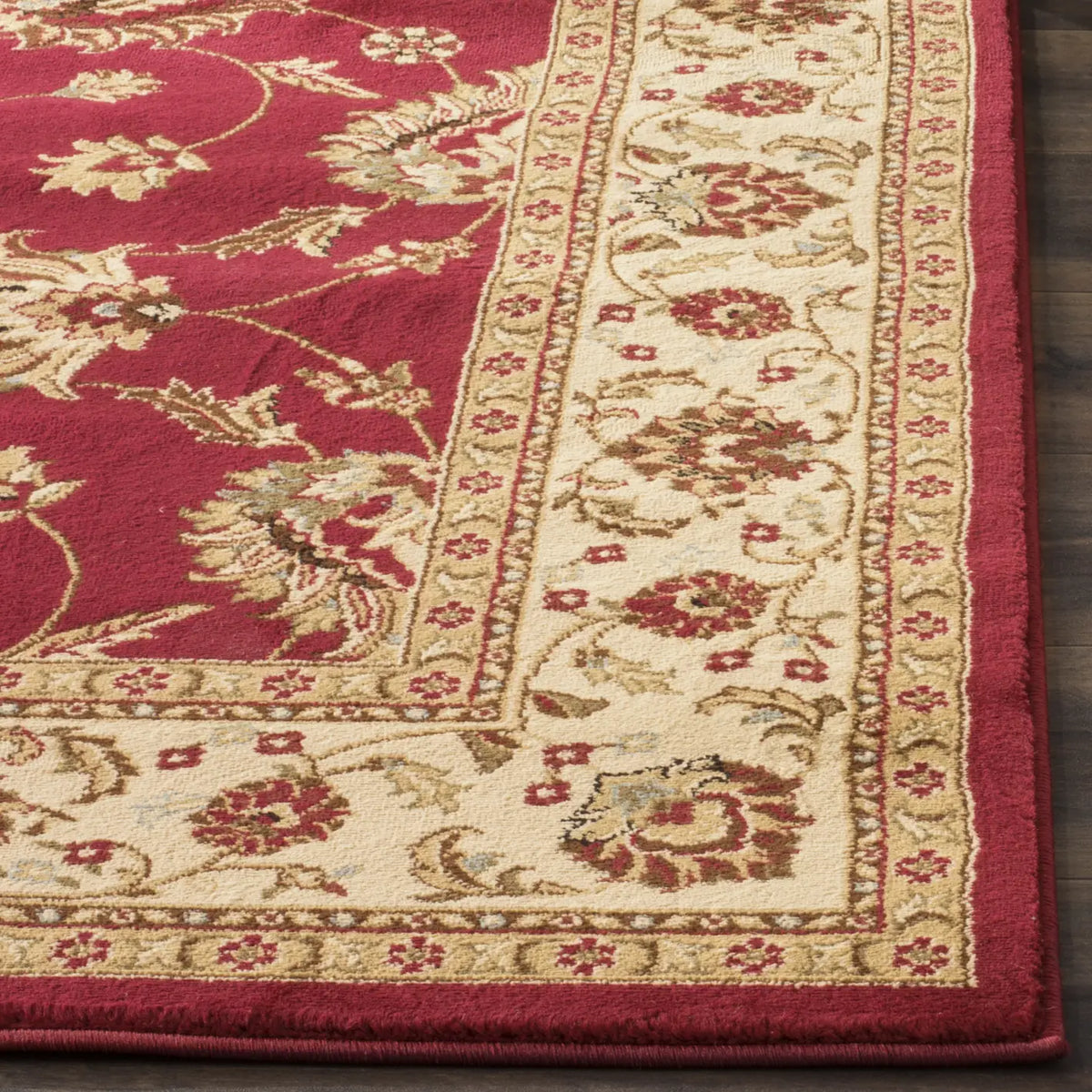 Safavieh Lyndhurst 5'-3" x 7'-6" Rug in Red / Ivory
