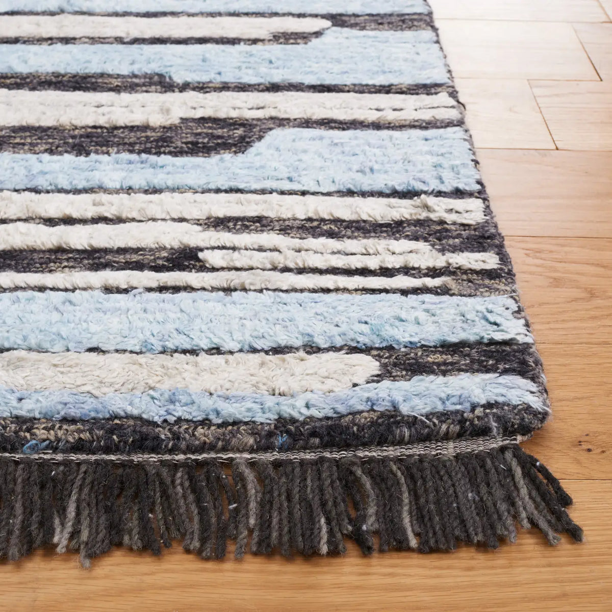 Safavieh Kenya 4'-0" x 6'-0" Rug in Charcoal / Blue