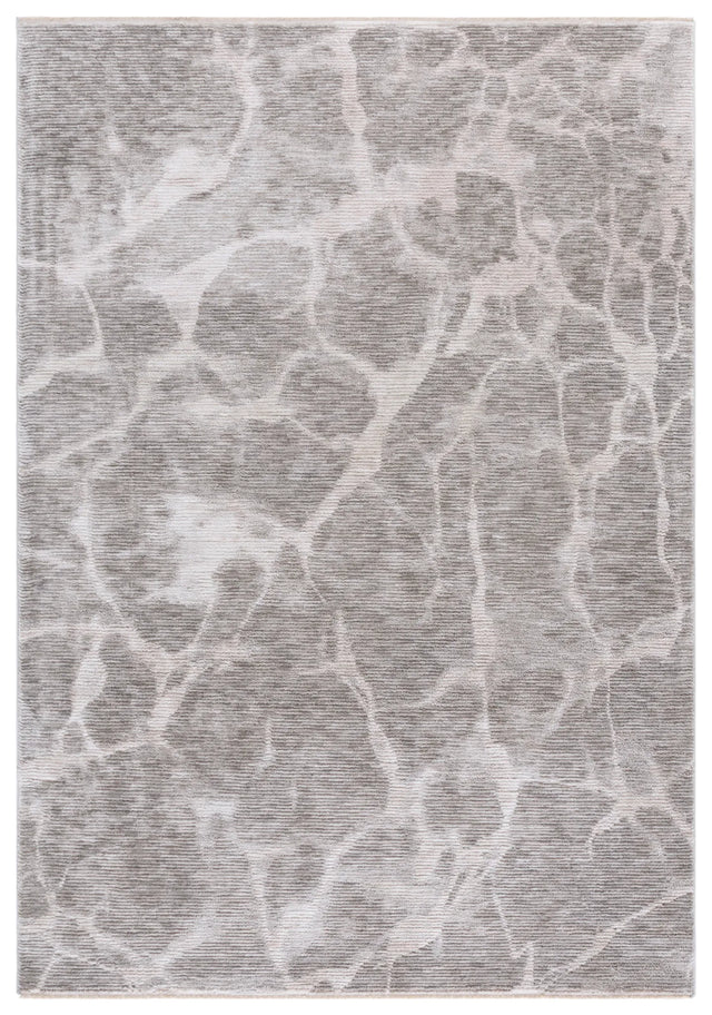 Safavieh Garnet 5'-3" x 7'-6" Rug in Grey / Ivory