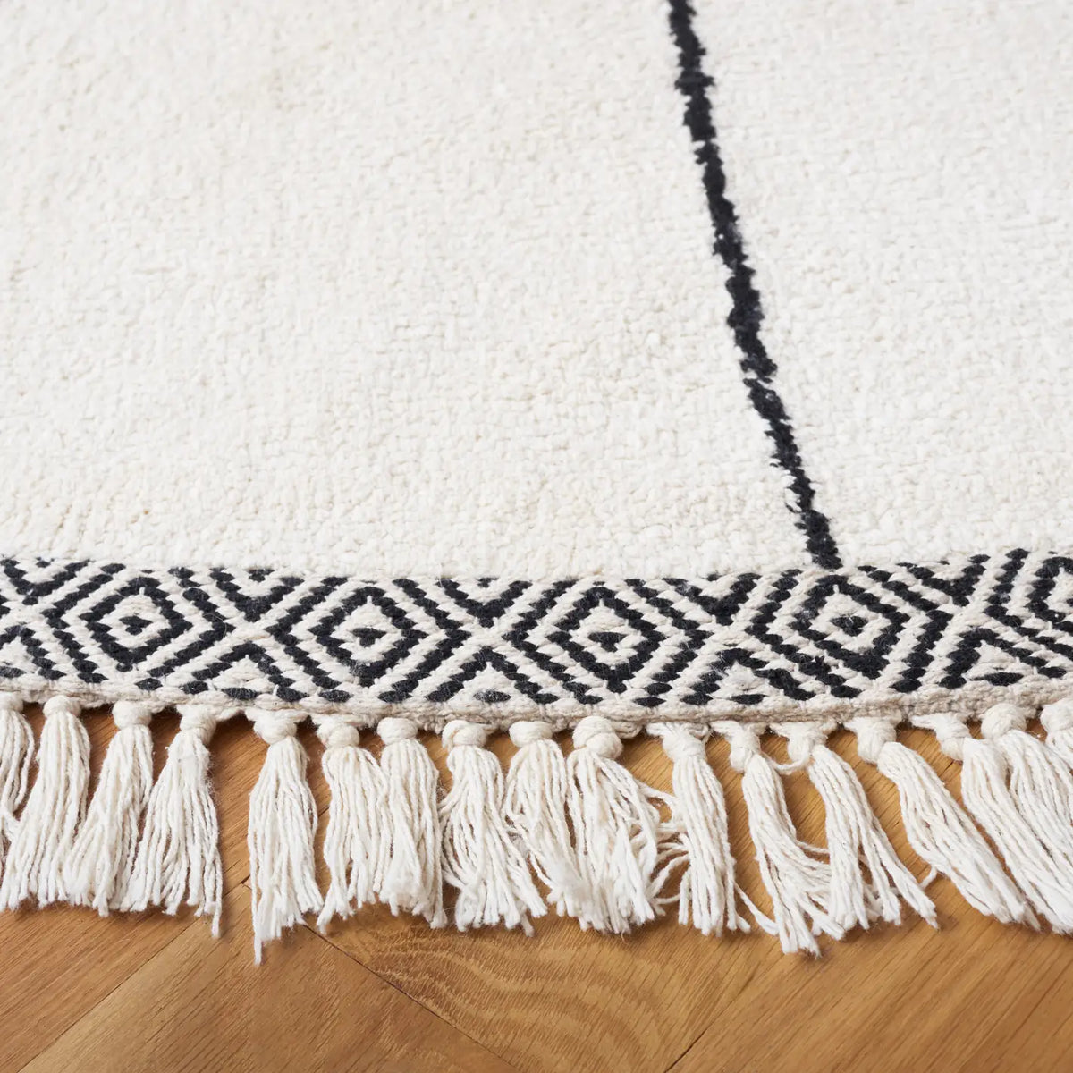 Safavieh Easy Care 6'-0" x 6'-0" Rug in Ivory / Black