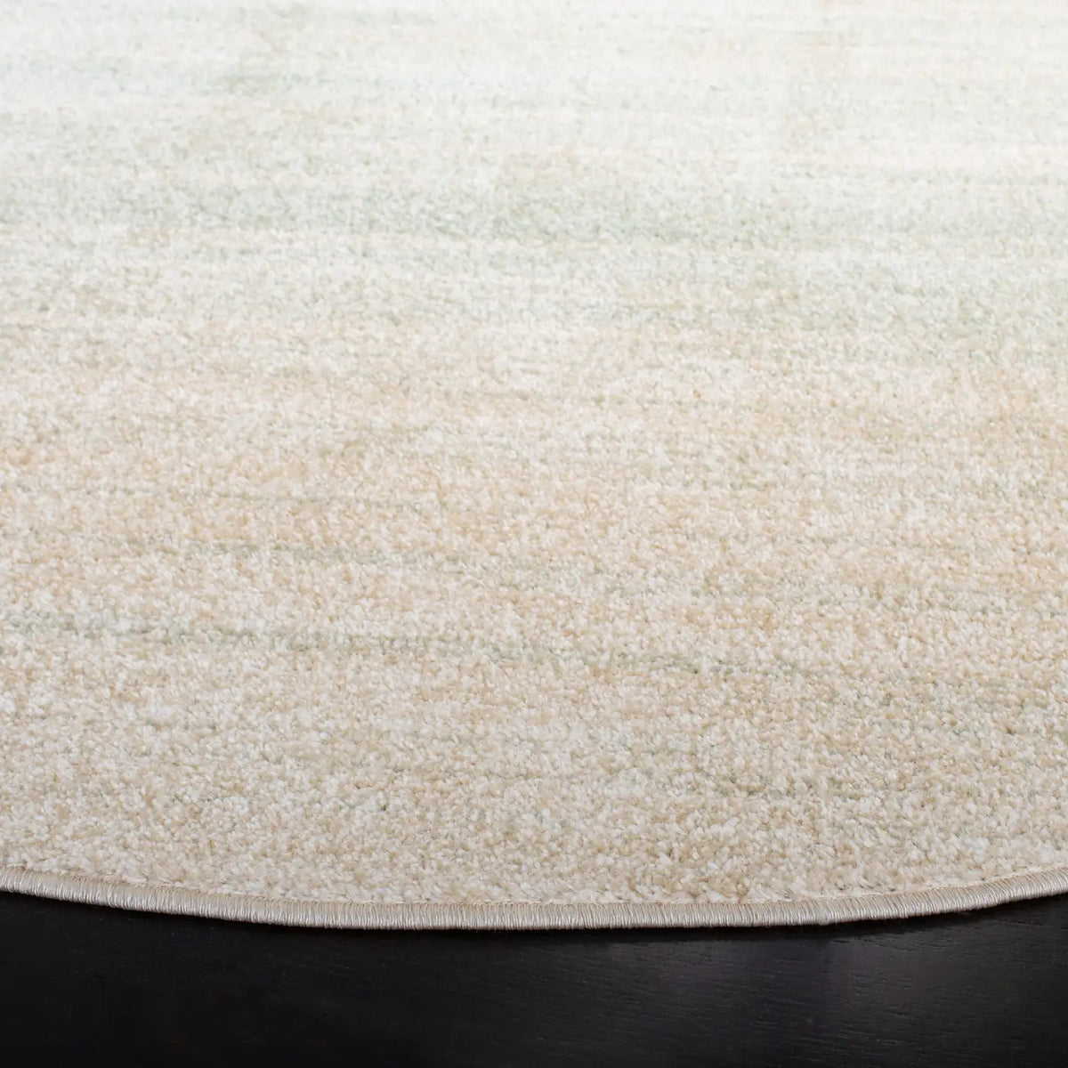 Safavieh Adirondack 6'-0" x 6'-0" Rug in Green / Ivory