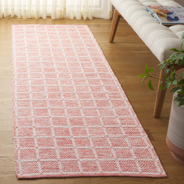 Safavieh Montauk 2'-3" x 8'-0" Rug in Orange / Ivory