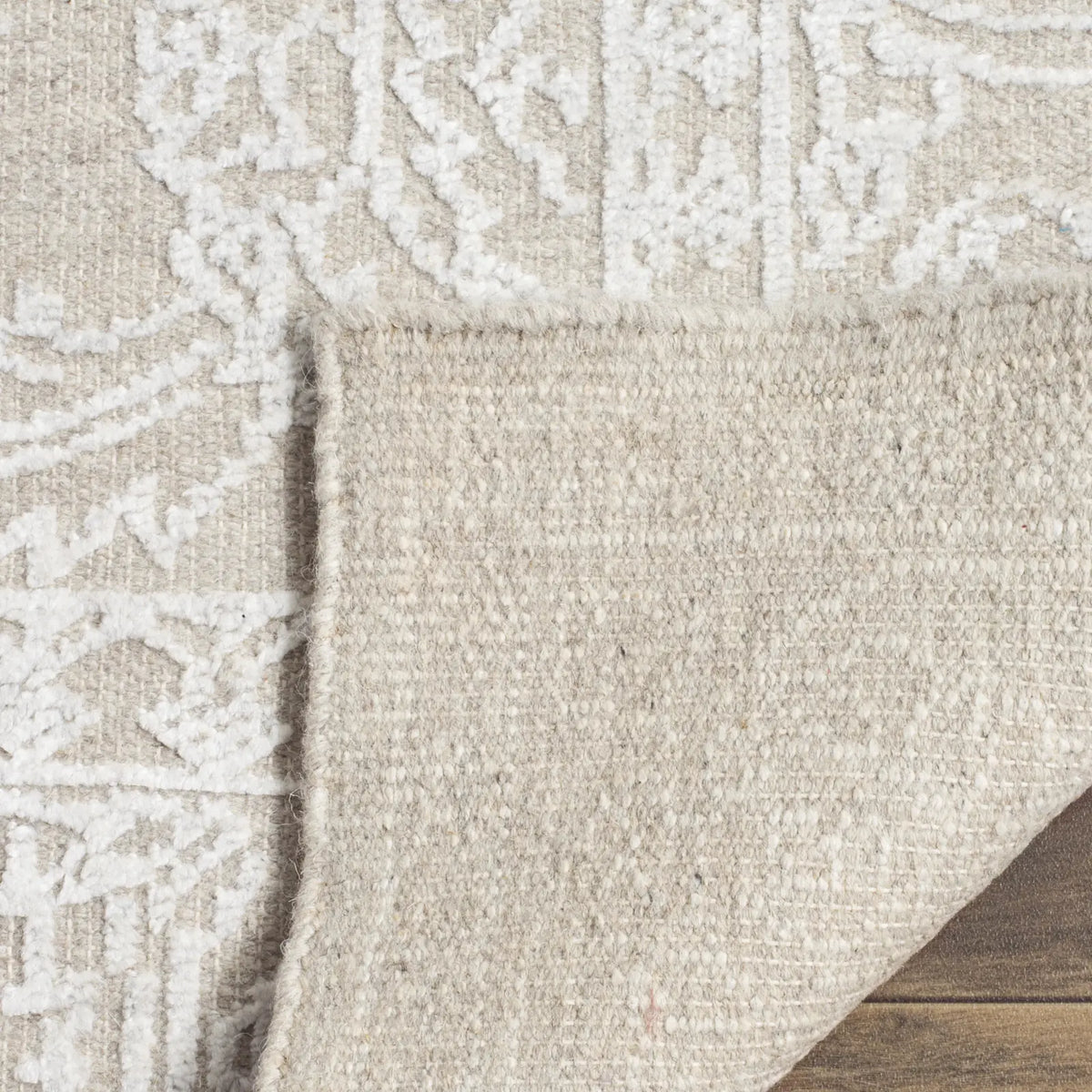 Safavieh Chester 6'-0" x 9'-0" Rug in Linen / Pearl
