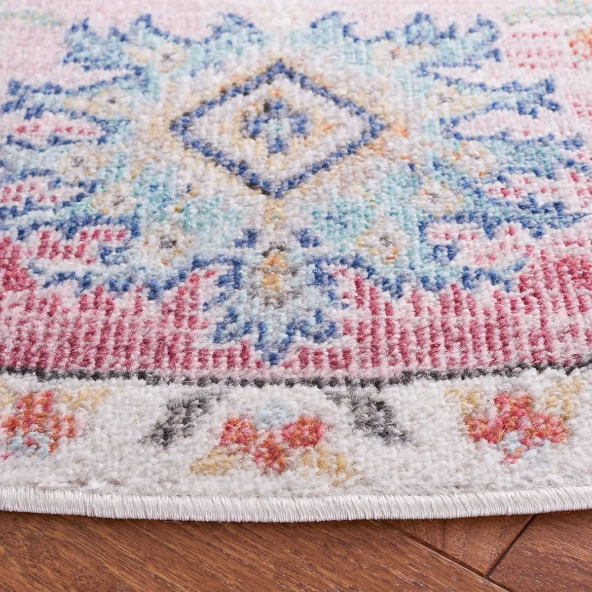 Safavieh Phoenix 500 6'-7" x 6'-7" Rug in Red / Ivory