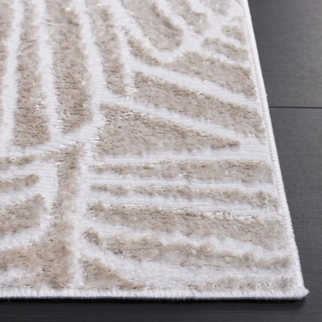Safavieh Maya 4'-0" x 6'-0" Rug in Ivory