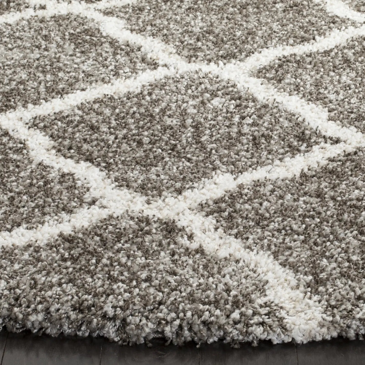 Safavieh Hudson Shag 5'-3" x 5'-3" Rug in Grey / Ivory