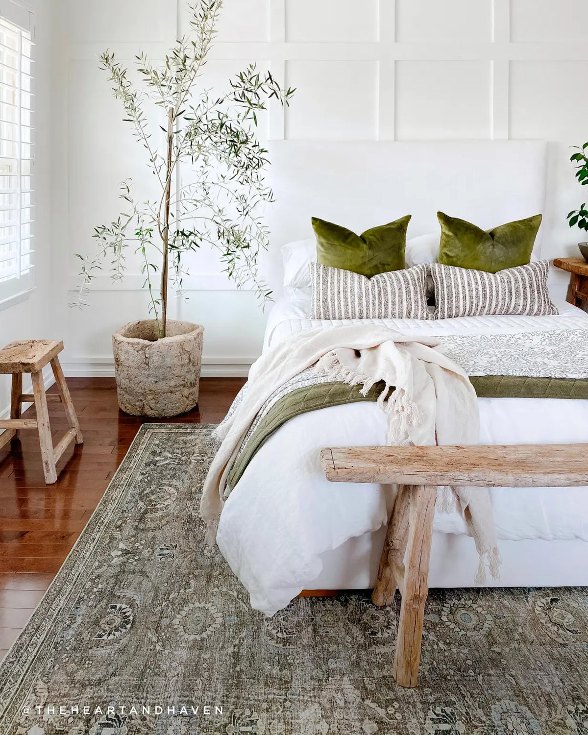 Loloi Layla Lay-13 Antique/Moss Rugs - room scene 2