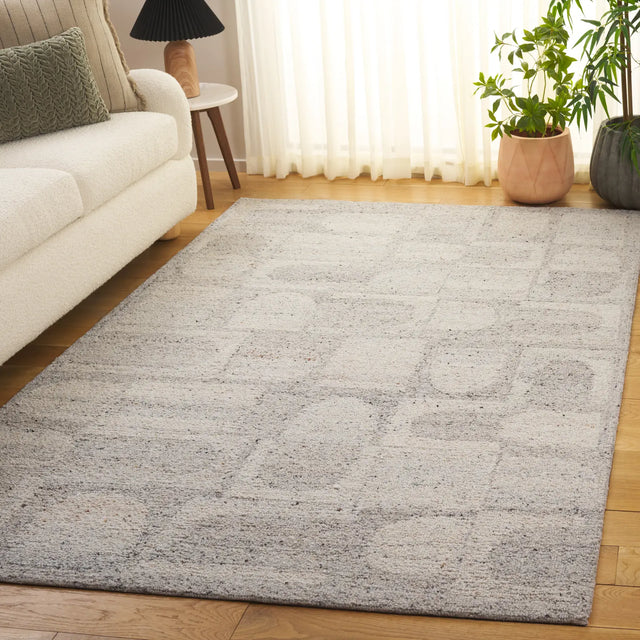 Safavieh Harvest 4'-0" x 6'-0" Rug in Grey / Beige