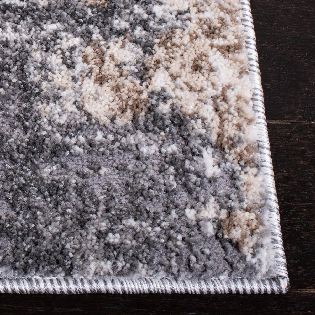 Safavieh Aston 4'-0" x 6'-0" Rug in Ivory / Grey