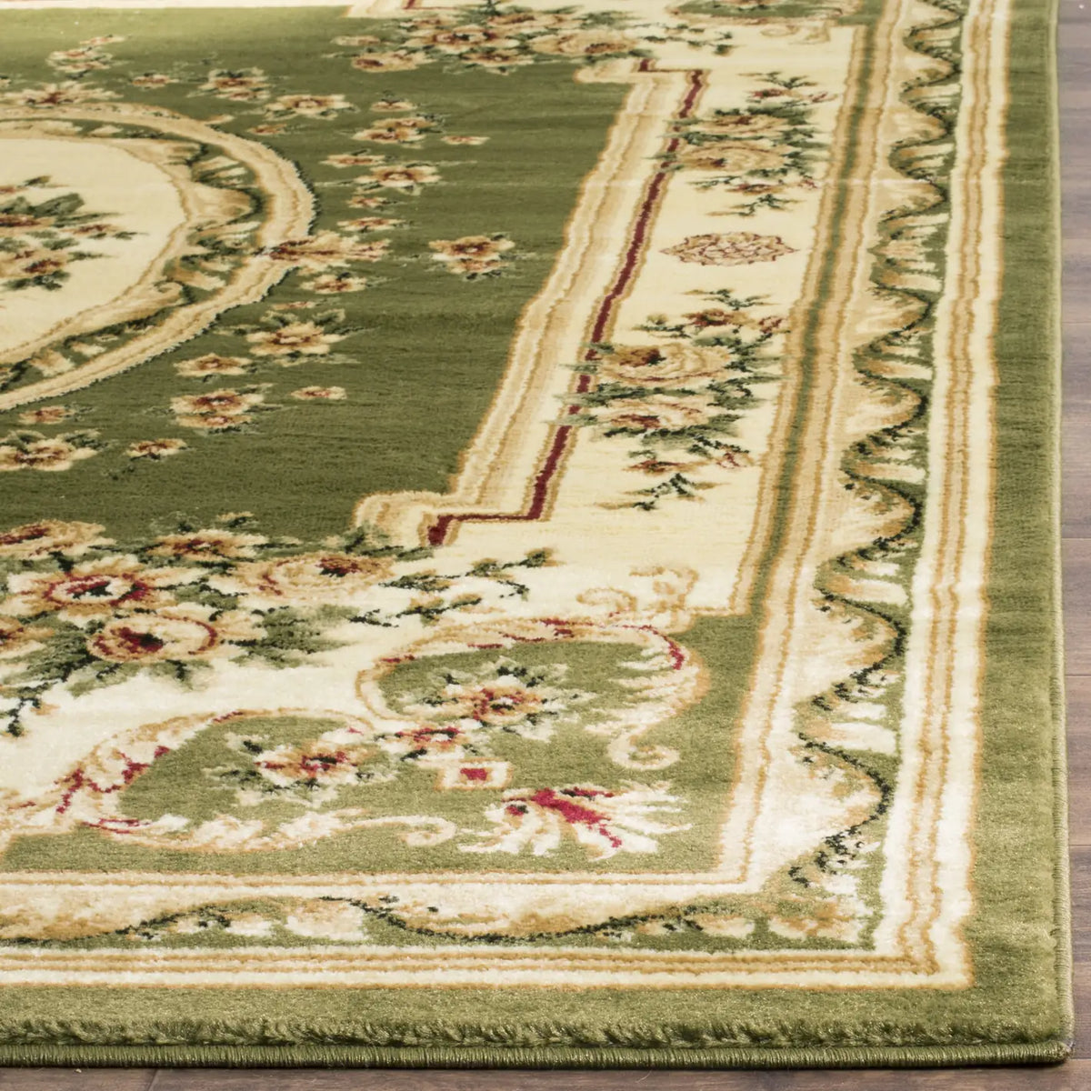 Safavieh Lyndhurst 5'-3" x 7'-6" Rug in Sage / Ivory