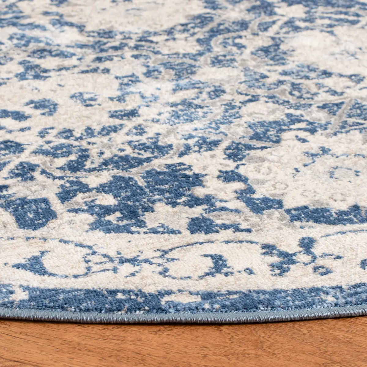 Safavieh Brentwood 5'-0" x 5'-0" Rug in Navy / Creme