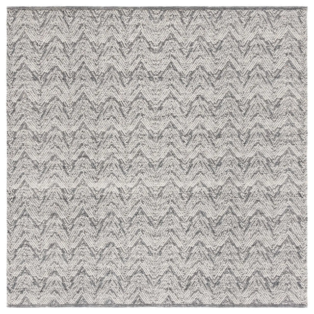 Safavieh Kilim 6'-0" x 6'-0" Rug in Beige / Black