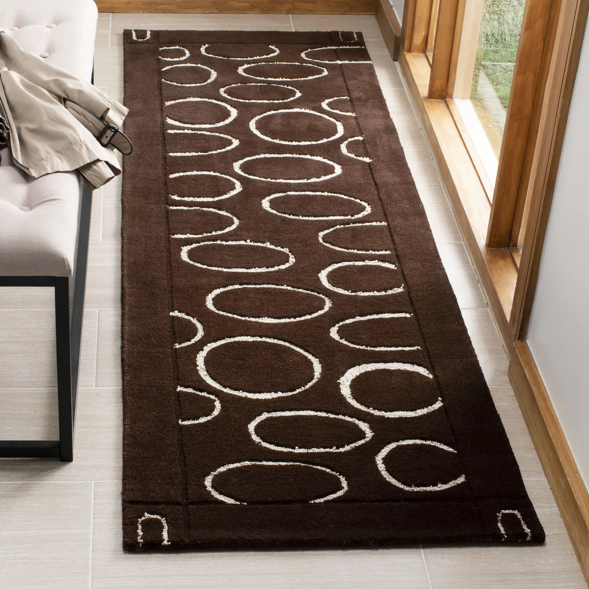 Safavieh Soho 2'-6" x 12'-0" Rug in Brown / Ivory