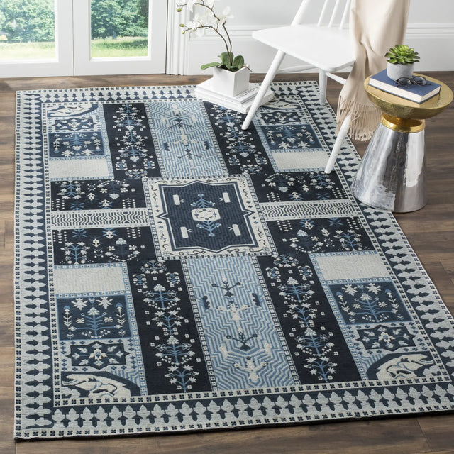 Safavieh Classic Vintage 4'-0" x 6'-0" Rug in Navy / Light Blue