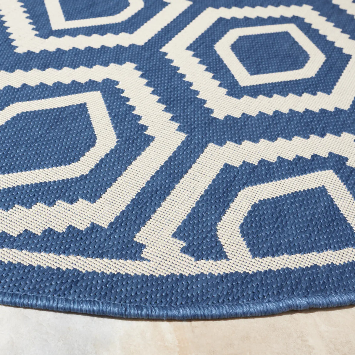 Safavieh Courtyard 5'-3" x 5'-3" Rug in Blue / Beige