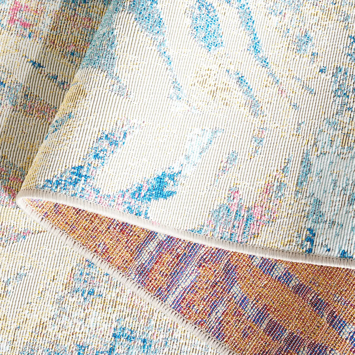 Safavieh Barbados 500 4'-0" x 6'-0" Rug in Light Blue / Ivory