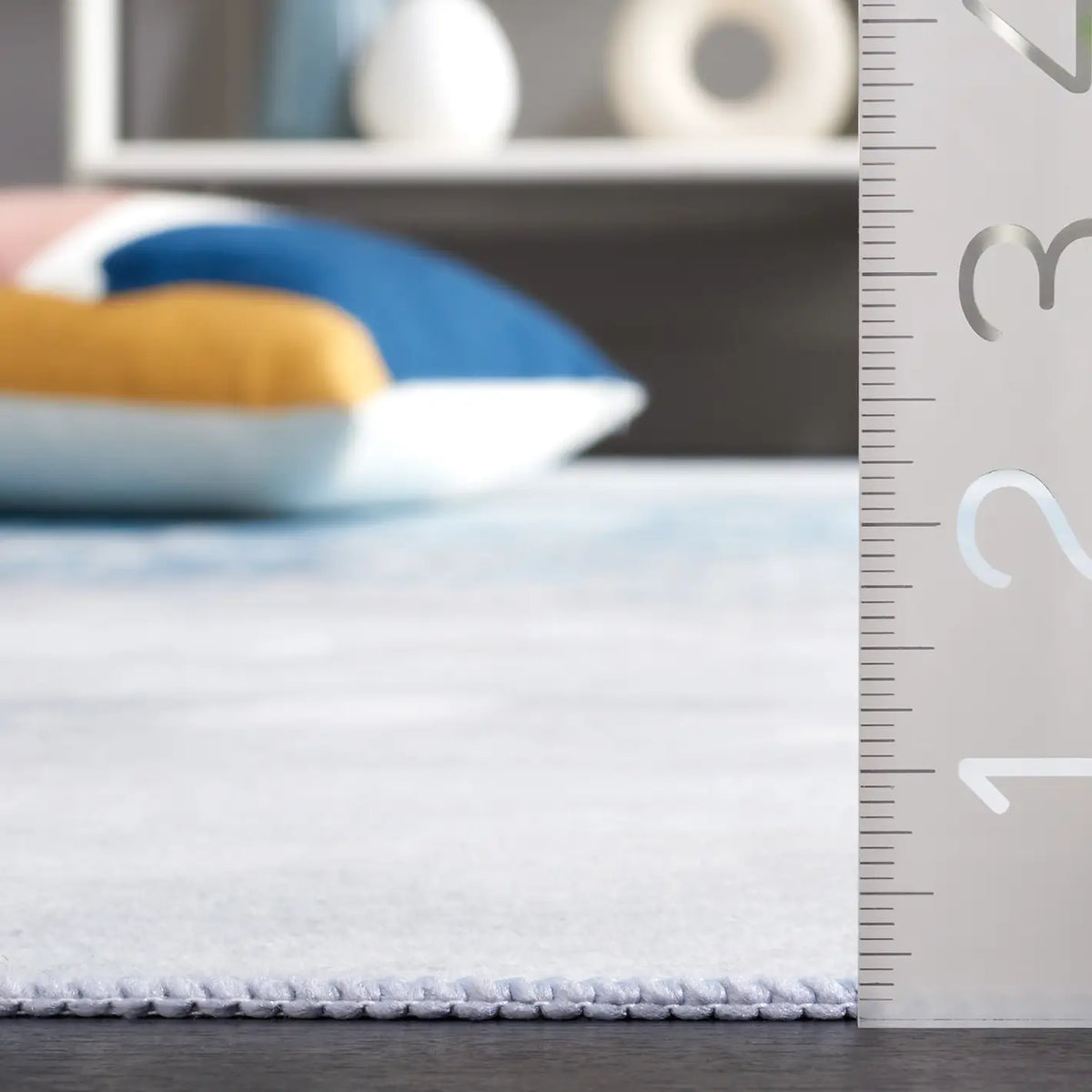 Safavieh Malibu 4'-0" x 6'-0" Rug in Grey / Blue