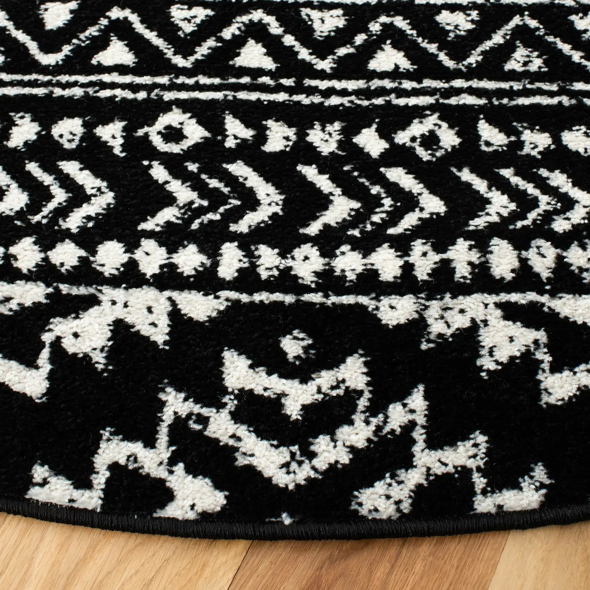 Safavieh Tulum 10'-0" x 10'-0" Rug in Black / Ivory
