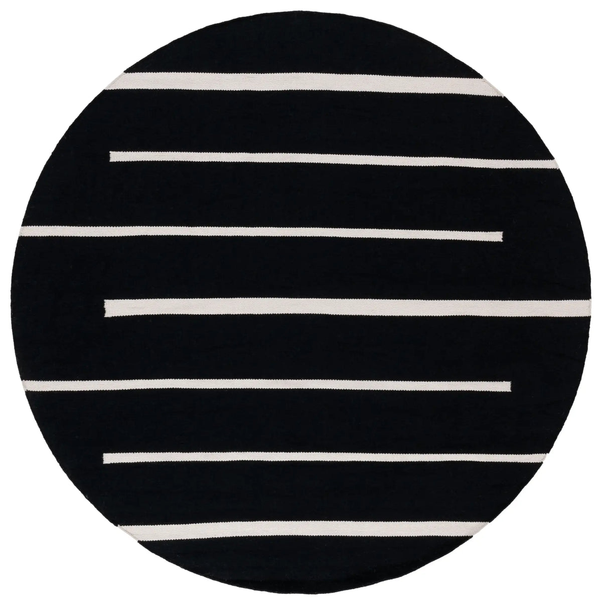 Safavieh Montauk 6'-0" x 6'-0" Rug in Black / Ivory