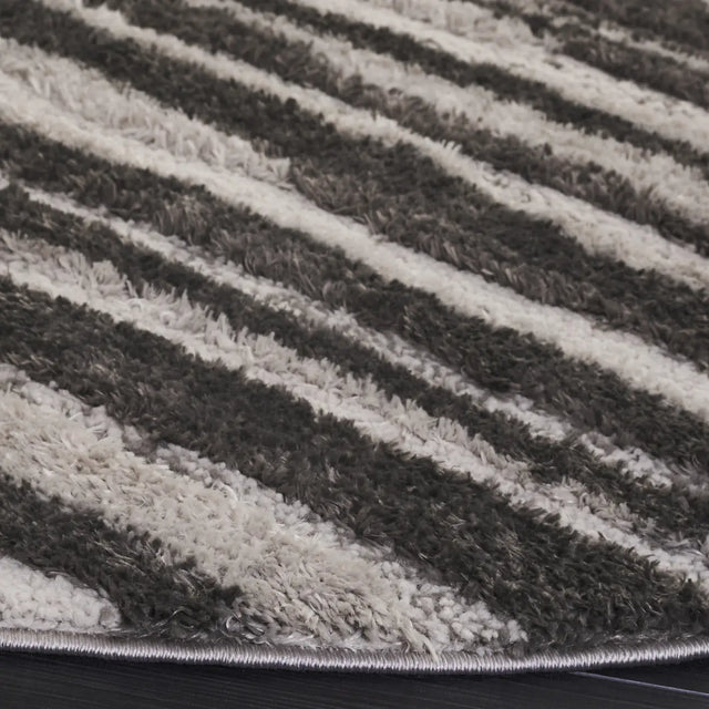 Safavieh Seattle Shag 900 6'-7" x 6'-7" Rug in Ivory / Grey