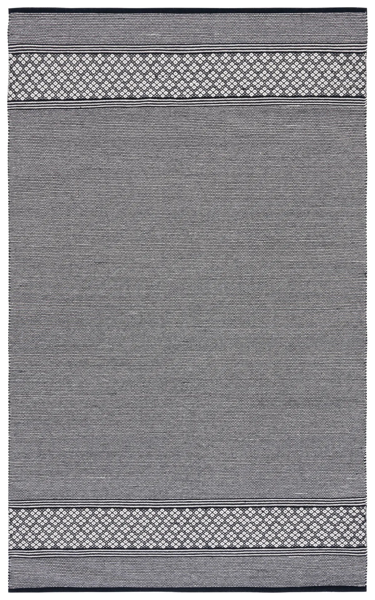 Safavieh Montauk 4'-0" x 6'-0" Rug in Black / Ivory