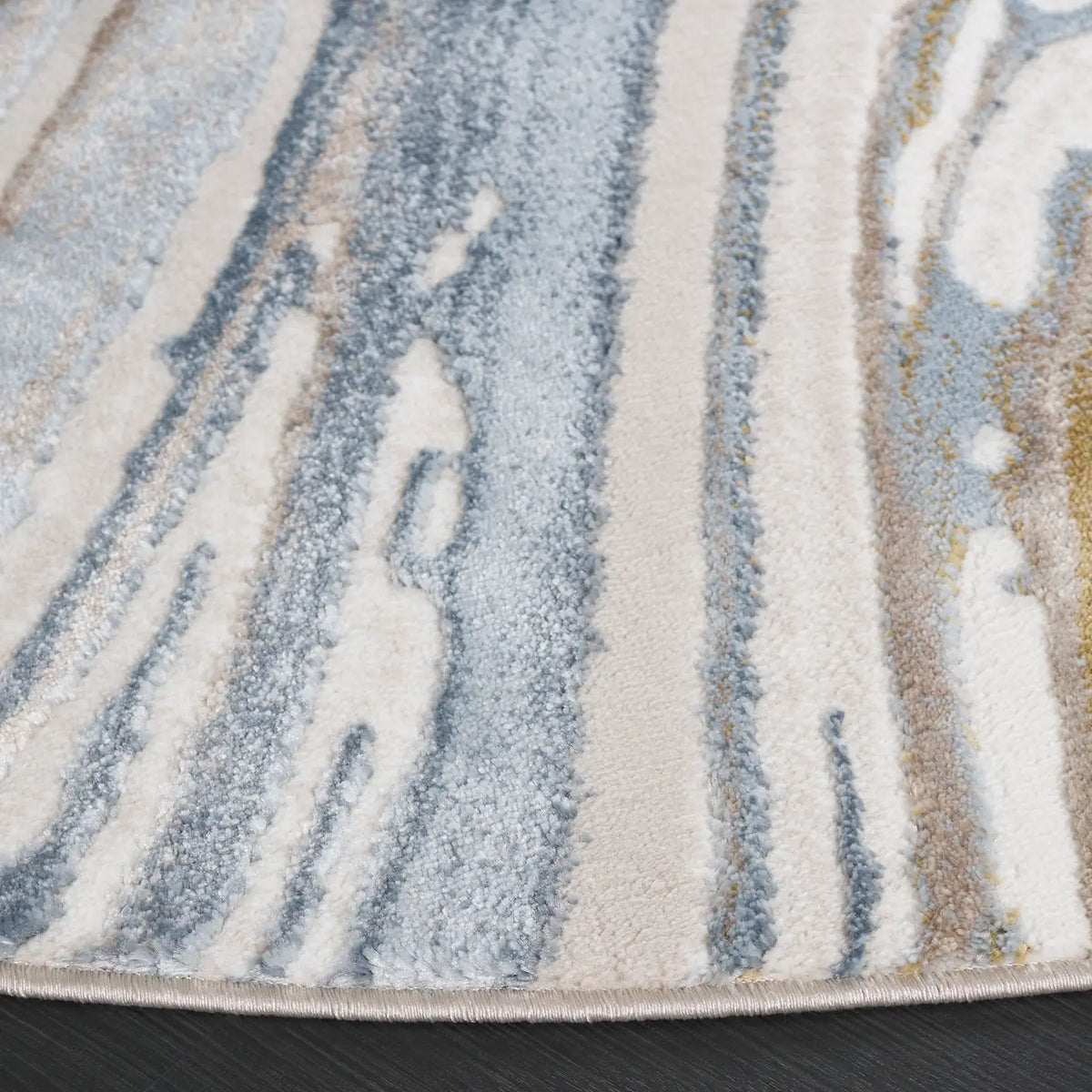 Safavieh Prestige 6'-7" x 6'-7" Rug in Beige / Blue