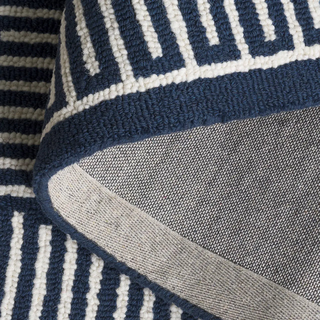 Safavieh Metro 2'-3" x 9'-0" Rug in Blue / Ivory