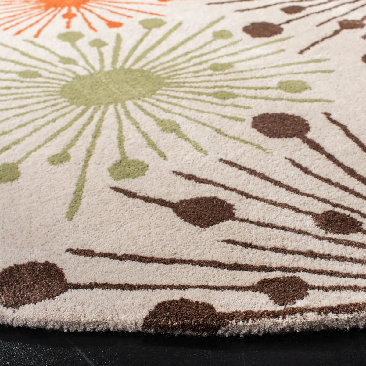 Safavieh Soho 6'-0" x 6'-0" Rug in Ivory / Multi