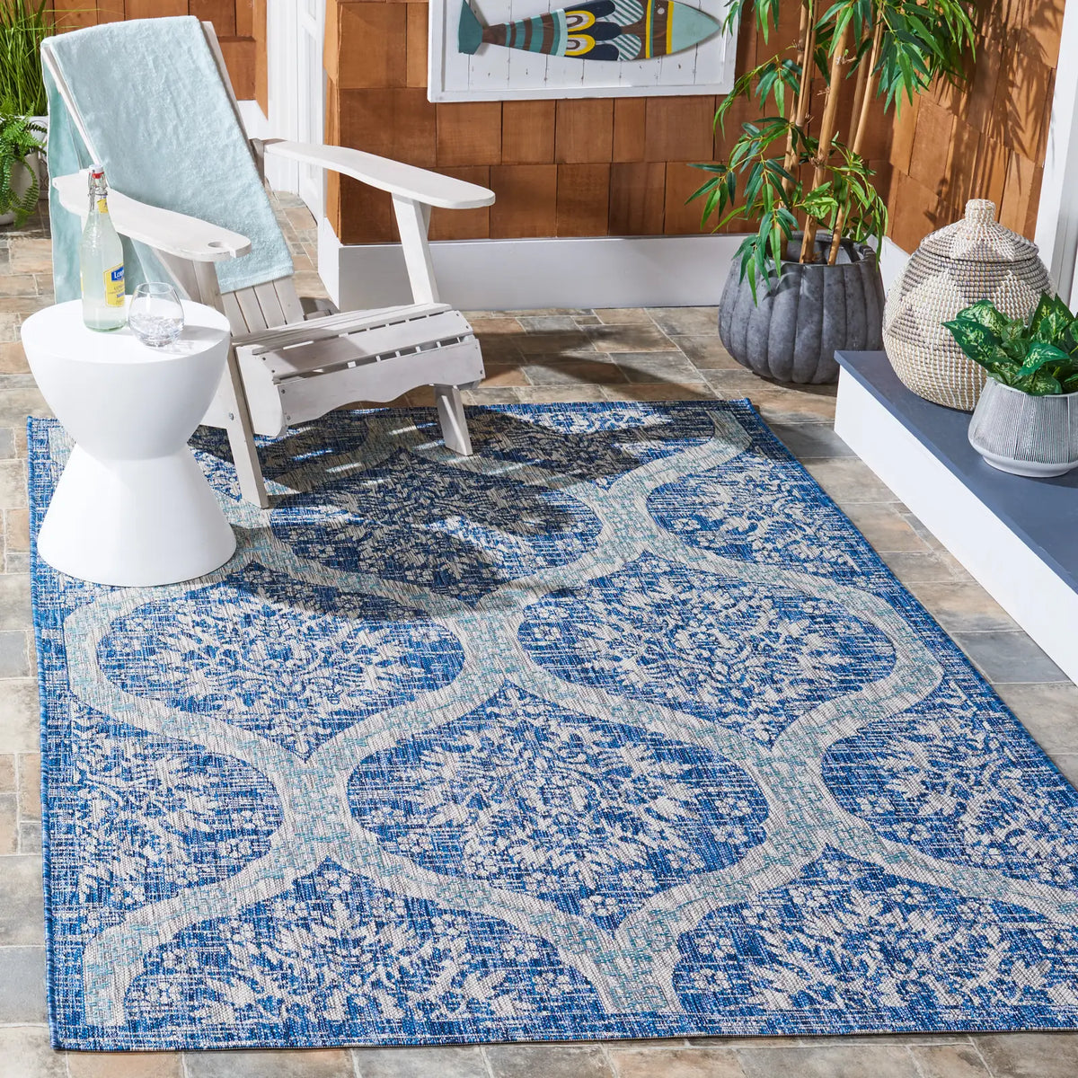 Safavieh Courtyard 5'-3" x 7'-7" Rug in Navy / Grey