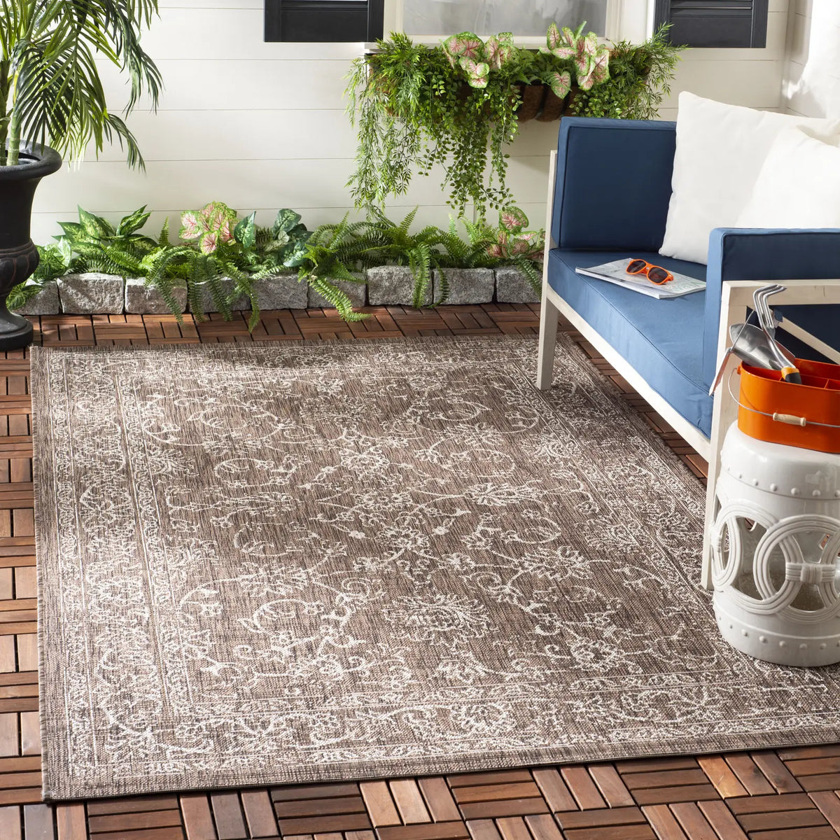 Safavieh Courtyard 4'-0" x 5'-7" Rug in Brown / Ivory