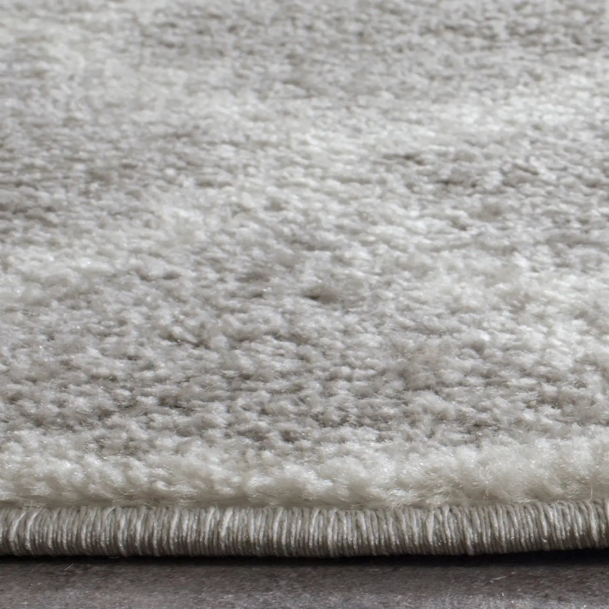 Safavieh Adirondack 2'-6" x 12'-0" Rug in Silver / Ivory