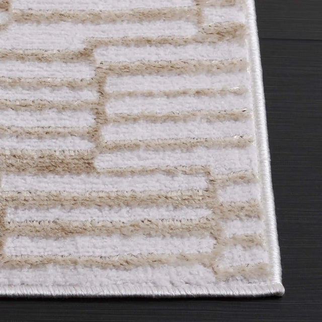 Safavieh Maya 4'-0" x 6'-0" Rug in Ivory / Beige