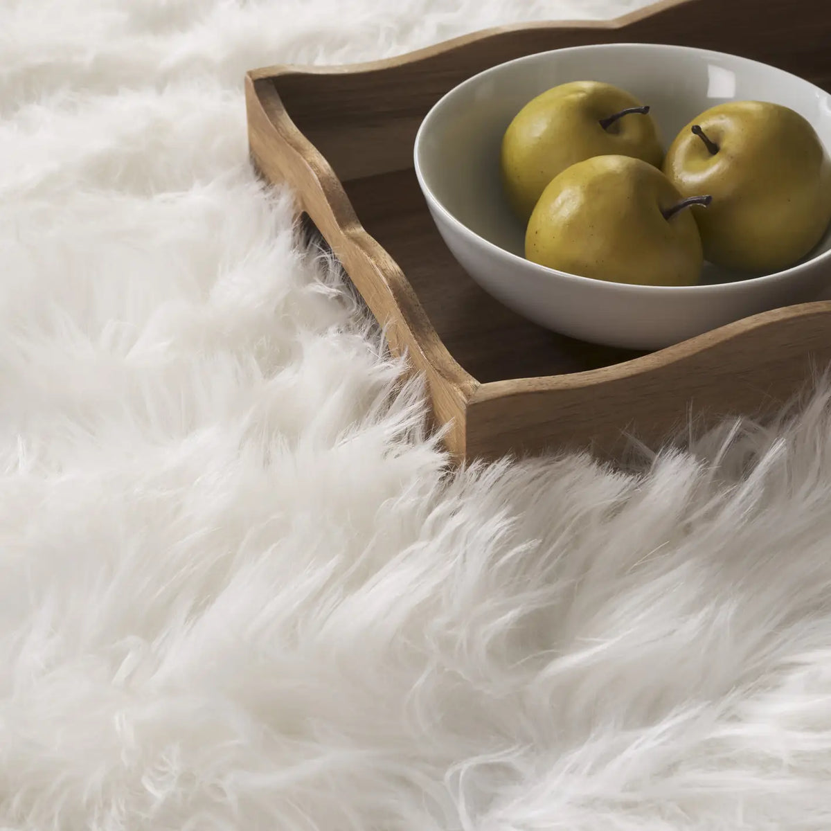 Safavieh Faux Sheep Skin 2'-0" x 3'-0" Rug in Ivory