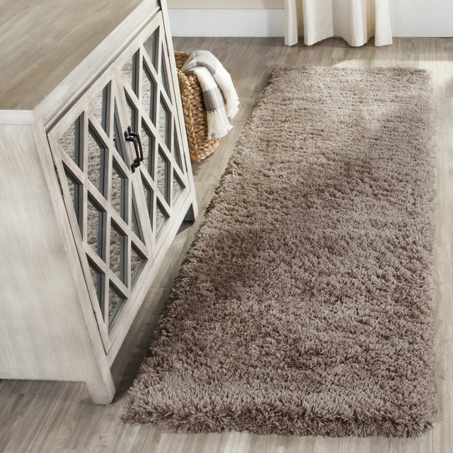 Safavieh Indie Shag 2'-3" x 11'-0" Rug in Mushroom
