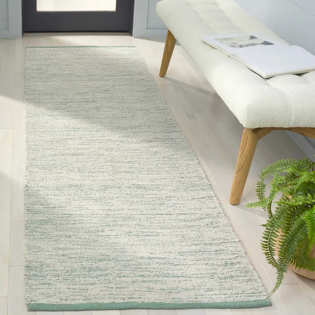 Safavieh Montauk 2'-3" x 8'-0" Rug in Ivory / Green