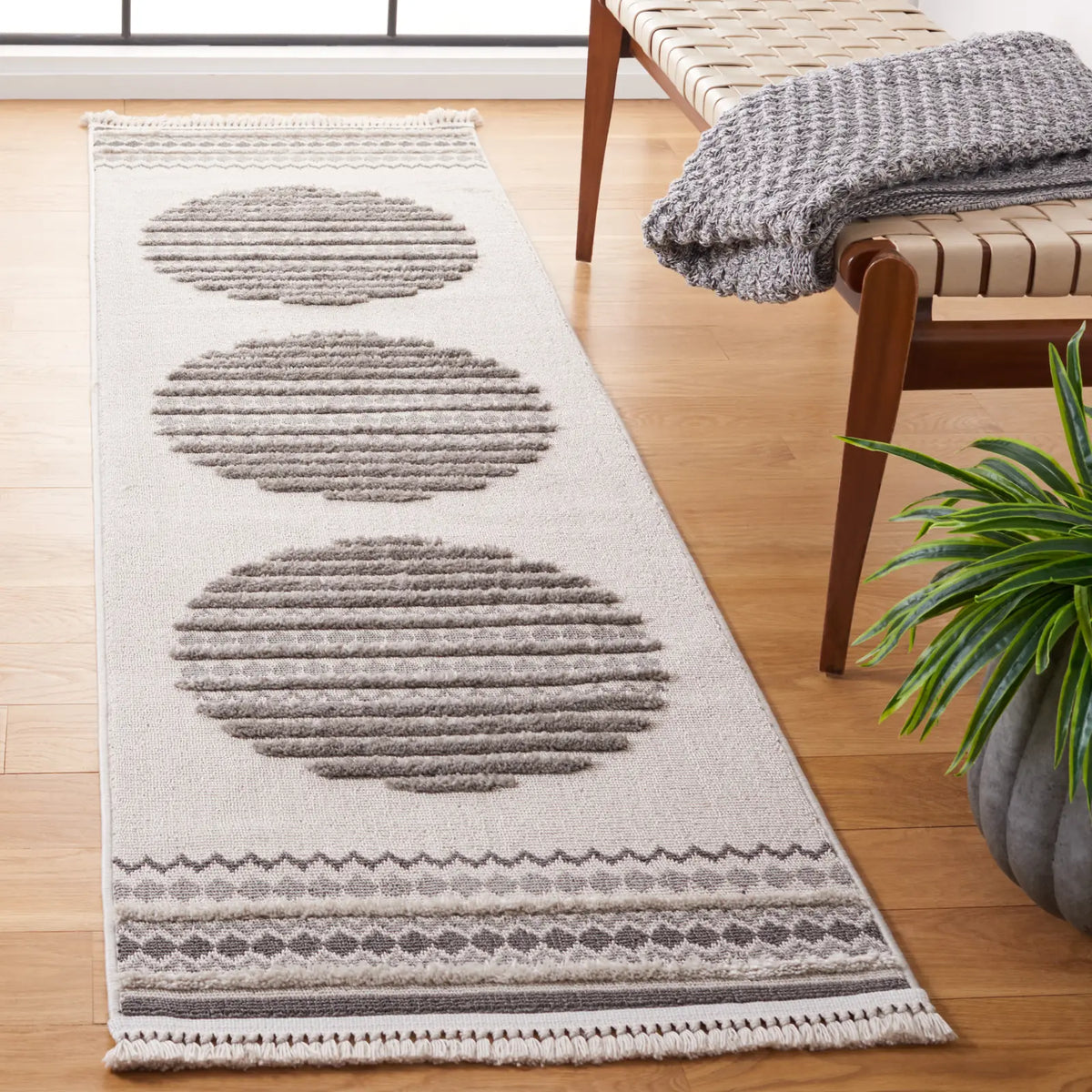 Safavieh Urban 2'-2" x 8'-0" Rug in Grey / Light Grey