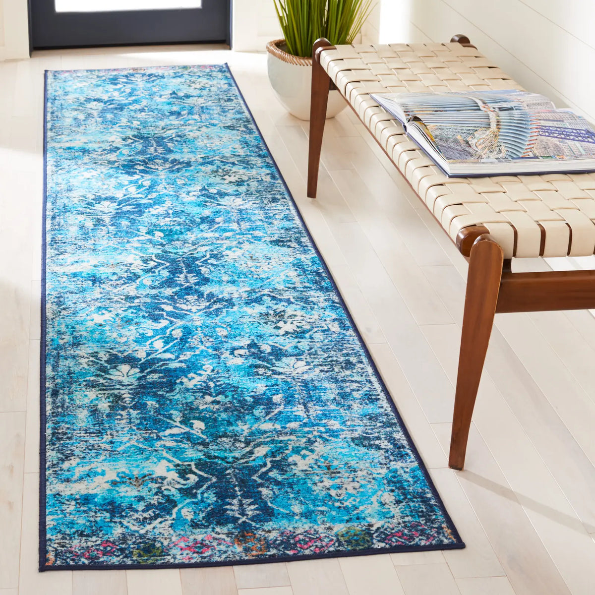 Safavieh Riviera 2'-2" x 9'-0" Rug in Navy / Light Blue